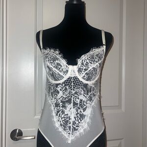 Chic White Lace Bodysuit